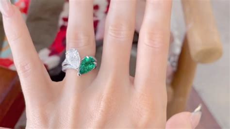 What Is A Toi Et Moi Ring? | Vogue India