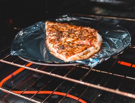 Can You Put Aluminum Foil in the Oven? - Home DIY HQ