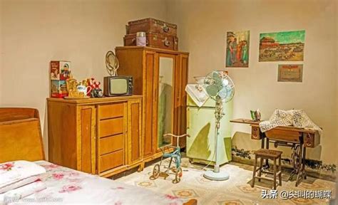 70年代的家具，这款缝纫机大部分家庭都有_衣柜
