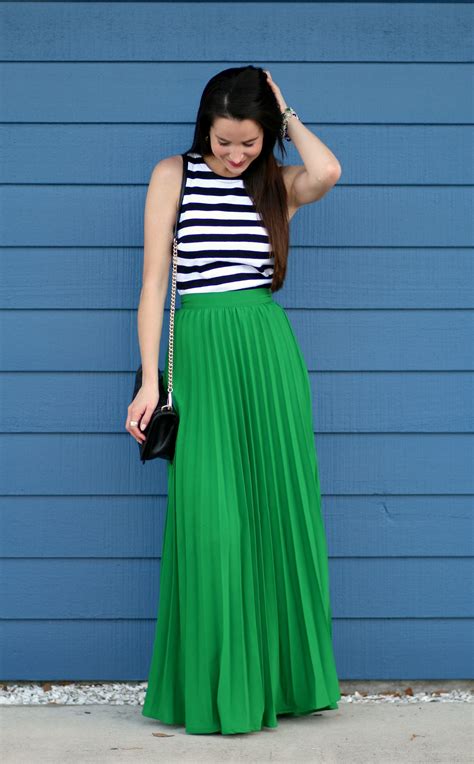 Pleated Maxi Skirt Outfits