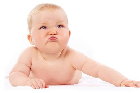 0〜1歲寶寶該喝多少奶？新生兒的奶量指引 | 嬰兒與母親