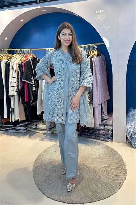 4pc Pakistani Suit Paired With Bell Bottom Pants – Raas by Riya