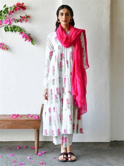 RESHA | Women's ethnic wear clothing brand – RESHA INDIA