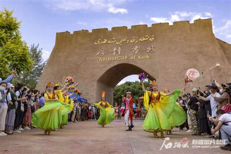 幸福花开新边疆｜喀什古城举办入城仪式欢迎八方游客_腾讯新闻