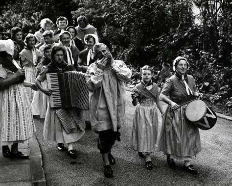 Folk Music 的图像结果