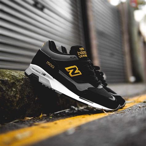 New Balance 1500 - Black / Yellow