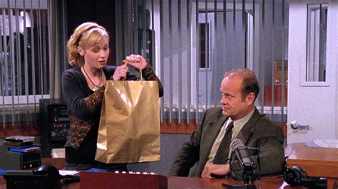 Watch Frasier (1993) Season 10 Episode 4: Kissing Cousin - Paramount+
