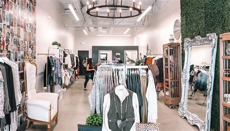 Cloth Shop Local Area 的图像结果