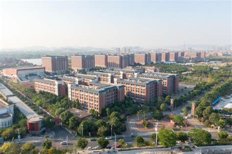 广州新华学院获2022年度全国品牌影响力高校 —广东站—中国教育在线