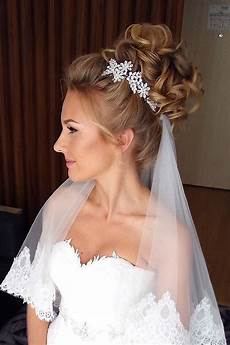 Hairstyles With Veil by 36 Wedding Hairstyles With Veil My Stylish Zoo Hairstyles With Veil