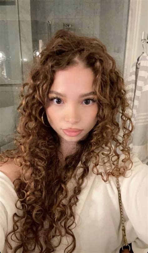 Who Is The Youngest Of The Kalogera's Sisters? Discovering The Trio's Brightest Star