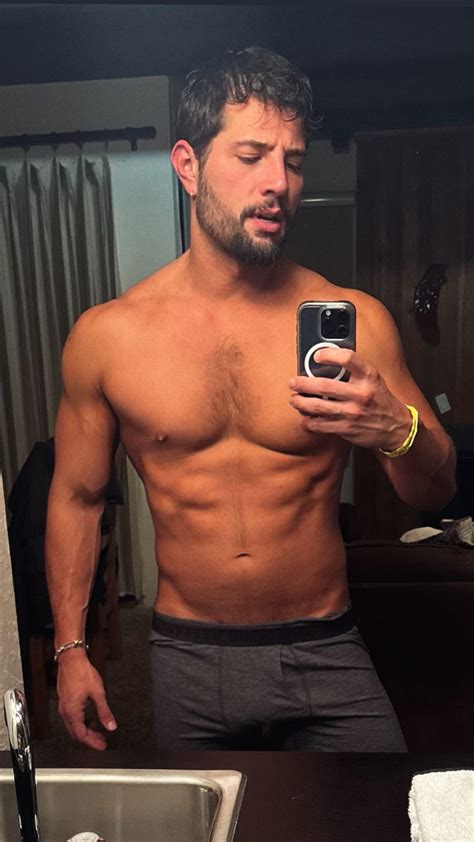 Hollyoaks off the Charts: Rafael de la Fuente Shirtless on Insta Story