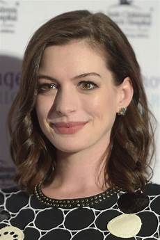 Hairstyles For Medium Length Hair by 25 Easy Medium Length Hairstyles And Haircuts For Hairstyles For Medium Length Hair