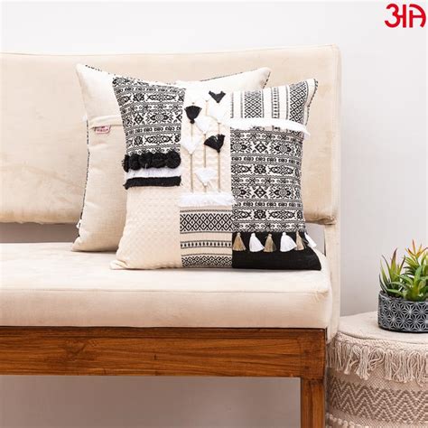 Soft Cotton Pom Pom Jhalar Design Cushion Covers – Aawrun