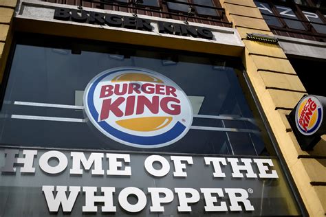 Burger King Ridicules Trump For Misspelling in Tweet: 'We're All Out Of Hamberders' - Newsweek