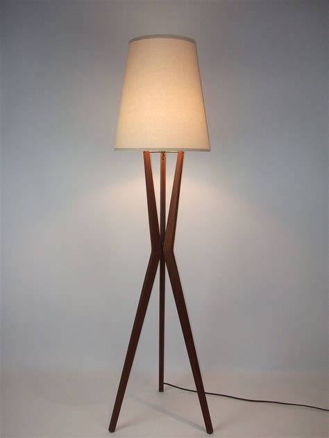 3 Legged Floor Lamp - MiaPinschof