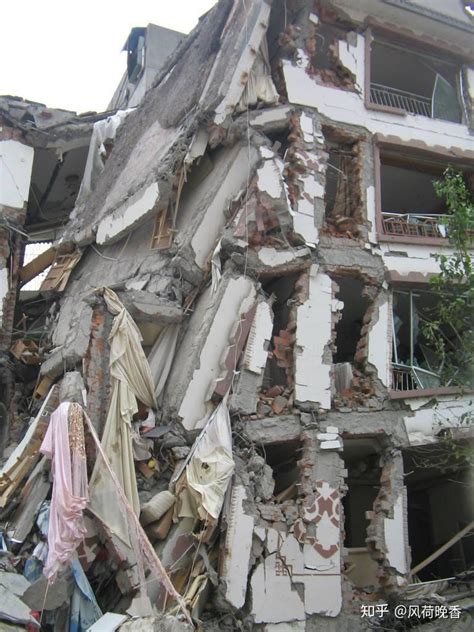 西港高楼坍塌死伤50人，敲响柬埔寨建筑业安全警钟！