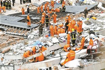 长沙居民自建房倒塌事故近88小时后救出第九名被困者-新华网