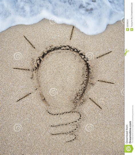 在与白色波浪泡沫的沙子海滩画的电灯泡 库存照片. 图片 包括有 在与白色波浪泡沫的沙子海滩画的电灯泡 - 52238524