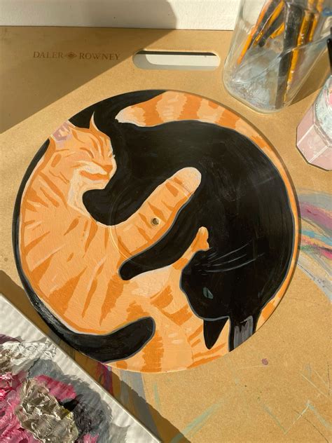 @ceeartstudio my sleepy cats 🐈‍⬛ 🐈 in 2025 | Vinyl paintings, Vinyl art ...