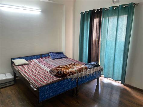 Shared Room for Female in Sector-137 for Rs 8000 available Immediately ...