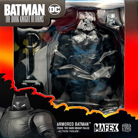 DC Mafex DC Comics Armored Batman (TDKR: The Dark Knight Falls)