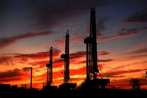 Drilling Rig Pictures Wallpaper (75+ images)