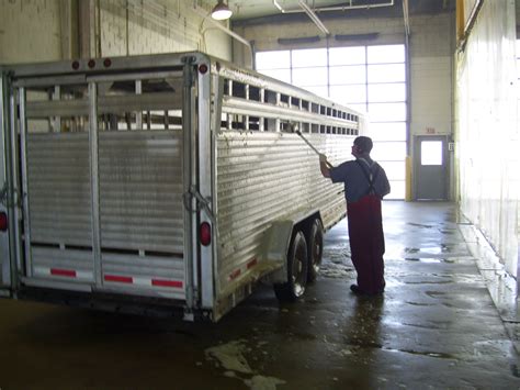 How to Clean an Aluminum Horse Trailer
