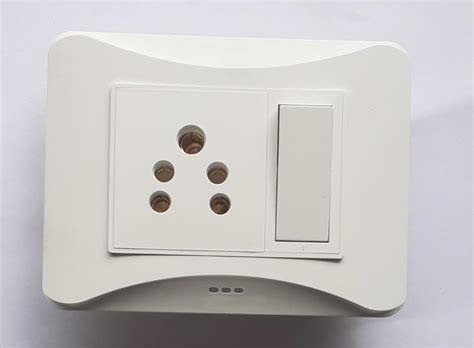 Modular Plate SIZE-3M White with 1 Switch 6Amp 1 Way & 1 Socket 6A ...