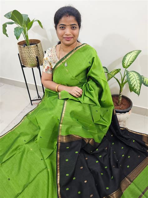 Pure Handloom Maheshwari Silk Cotton Weaves - Green with Black – Looms ...