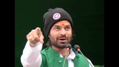 Attack On A Chhatra RJD Member: Lalu’s elder son Tej Pratap stages ...