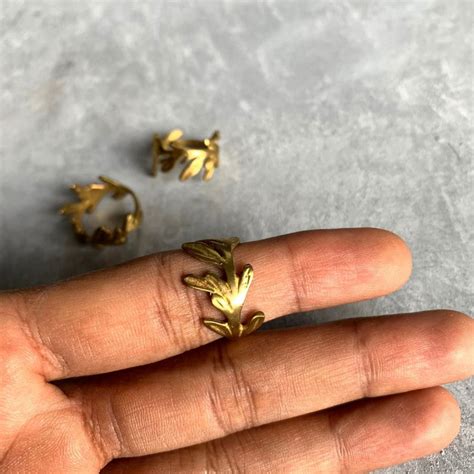 The Coral Ring- Brass – Urbanitii
