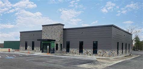 Local Retail Store Building 的图像结果