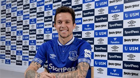 Everton seal deal for Brazilian international Bernard | Football News ...