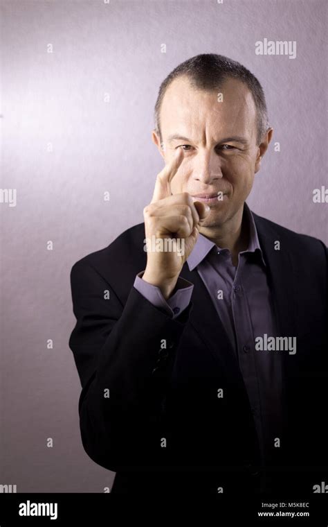 Business Man in Suit and Tie 的图像结果