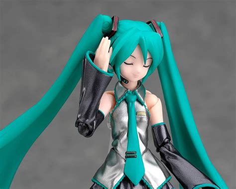 Buy Good Smile Hatsune Miku: Figma Action Figure (Live Stage Version ...