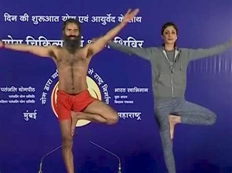 Actress Shilpa Shetty And Baba Ramdev's Joint Yoga Session Did NOT Go ...