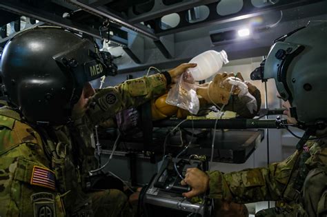 Army paramedics shape future MEDEVAC aircraft design | Article | The ...