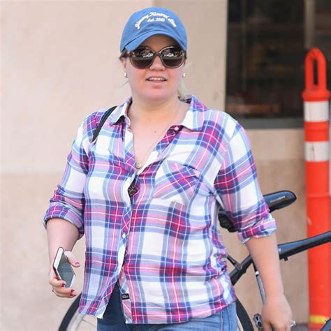 Is Kelly Clarkson Pregnant