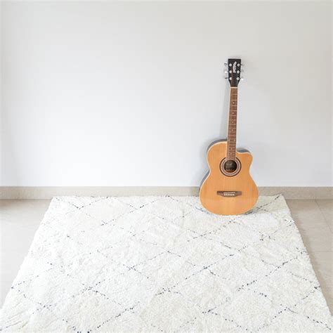 BRAD criss cross fringe rug (S) - Off-White Online - Premium Rug | Nestasia