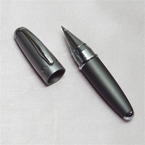 Submarine Short Grey Color Body With Silver Cap Fine Tip Cap Type Ball ...