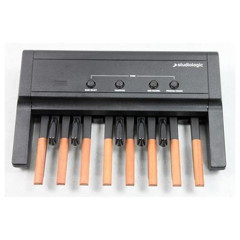 Studiologic MP-113 MIDI Bass Pedal at Gear4music
