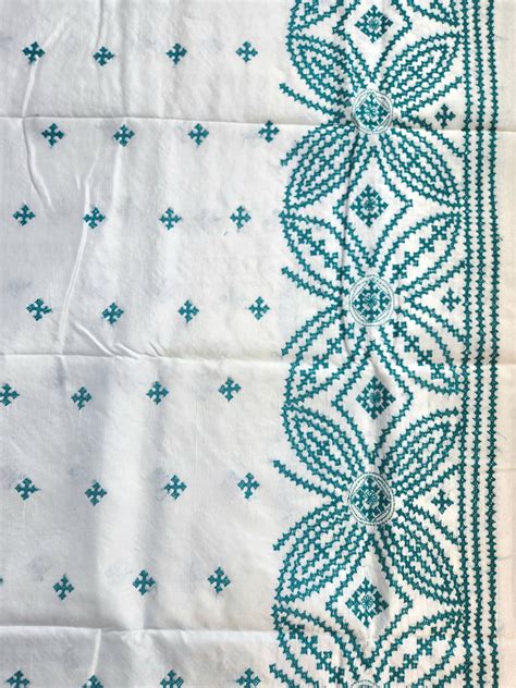 White silk saree handmade kutchwork saree kutchibharat – VIVARANG