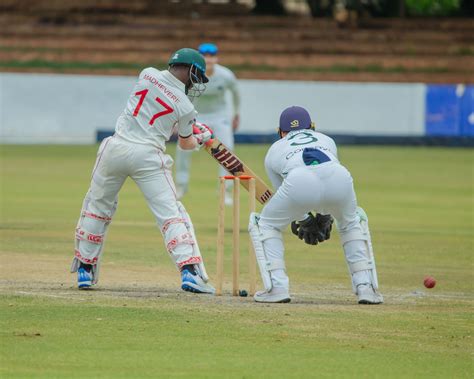 Matthew Humphreys bowled 18 overs straight to finish day four with a ...