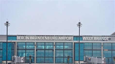 Središnji berlinski aerodrom 'Willy Brandt' otvoren devet godina ...