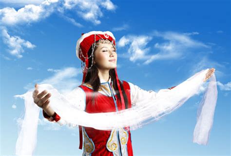 蒙古族美女手捧哈达图片(3)_伊卟图库