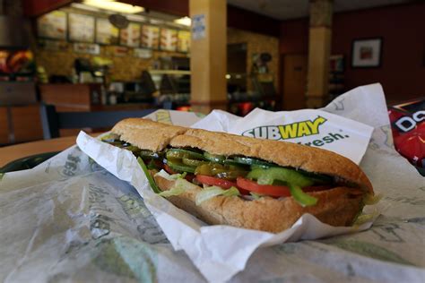 The Best High-Protein And Low-Calorie Options At Subway
