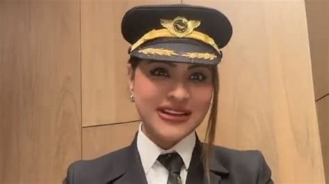 Captain Zoya Agarwal reacts to PM Modi's speech on Indian women pilots ...