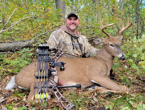 N/A - Whitetail deer in Minnesota by Erik Peterson | Bowhunting.com