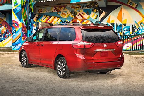 TOYOTA Sienna Specs, Performance & Photos - 2017, 2018, 2019, 2020 - autoevolution
